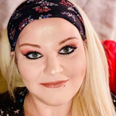 Profile Picture of Kimberly Marshall (@Kimmi_M_1989) on Twitter