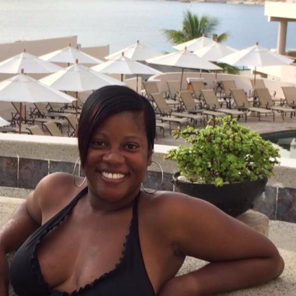 Profile Picture of Samantha Faulkner (@sfaulkne) on Poshmark
