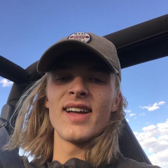 Profile Picture of Colton Siwek (@ctsiwek) on Poshmark