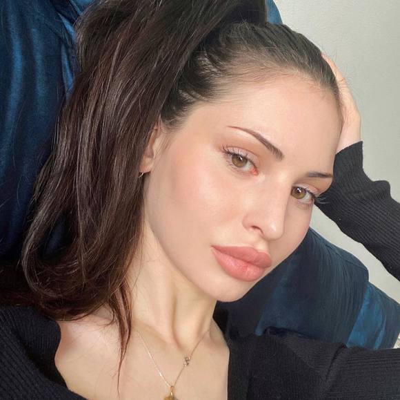 Profile Picture of Lana Brodahl (@lanabrodahl) on Poshmark