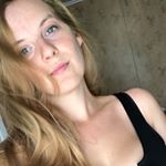 Ariel Johnson - Instagram Profile Picture of Ariel Johnson (@babyoldpants) on Instagram