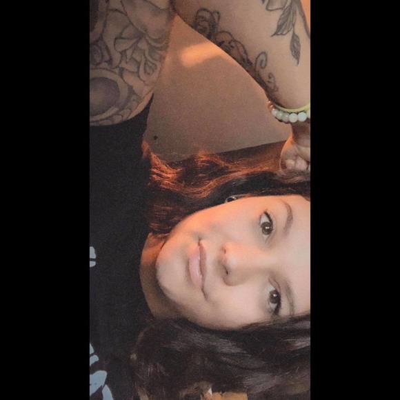 Profile Picture of Stephanie Hartrum (@hartrums09) on Poshmark