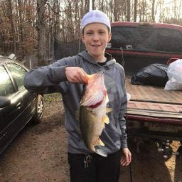 Profile Picture of Jimmy Skinner (@jimmyskinner417) on Poshmark