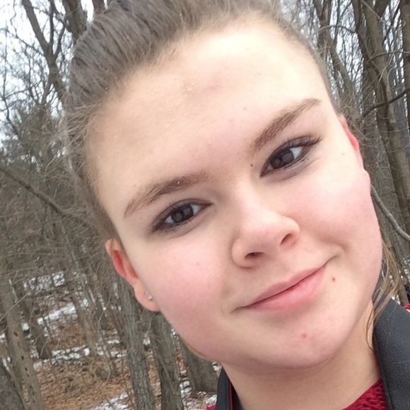 Profile Picture of Breanne Daehne (@breannedaehne) on Poshmark