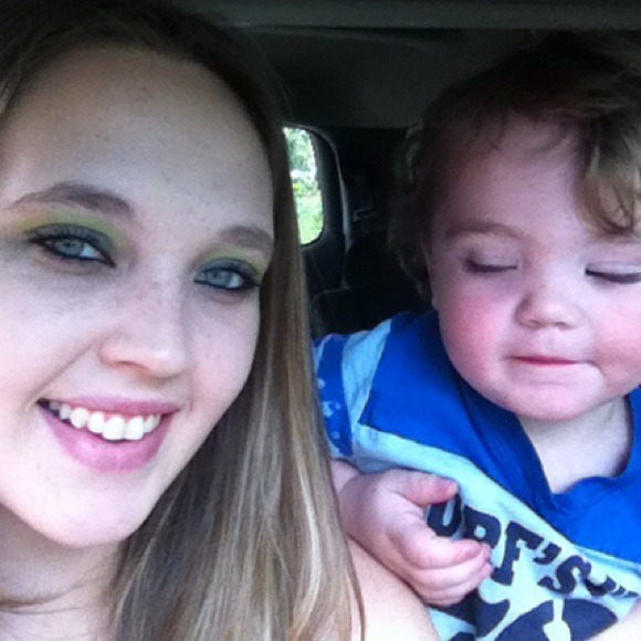 Profile Picture of Amber Aldhizer (@aaldhizer) on Poshmark