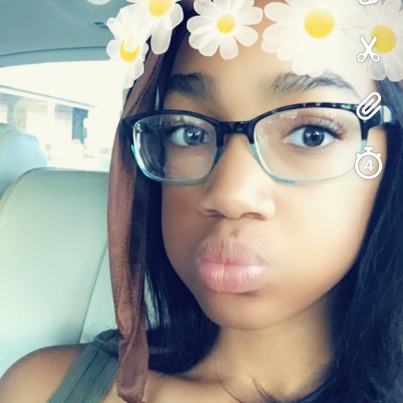Profile Picture of Aaliyah Johnson (@alexisshocks) on Poshmark