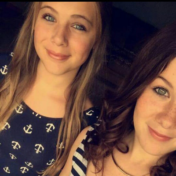 Profile Picture of Julie Gay (@juliegay274) on Poshmark
