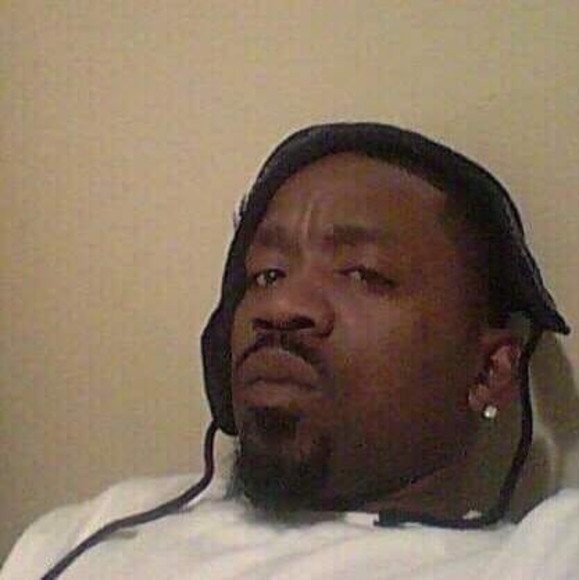 Profile Picture of Larry Vineyard (@vineyard1973) on Poshmark