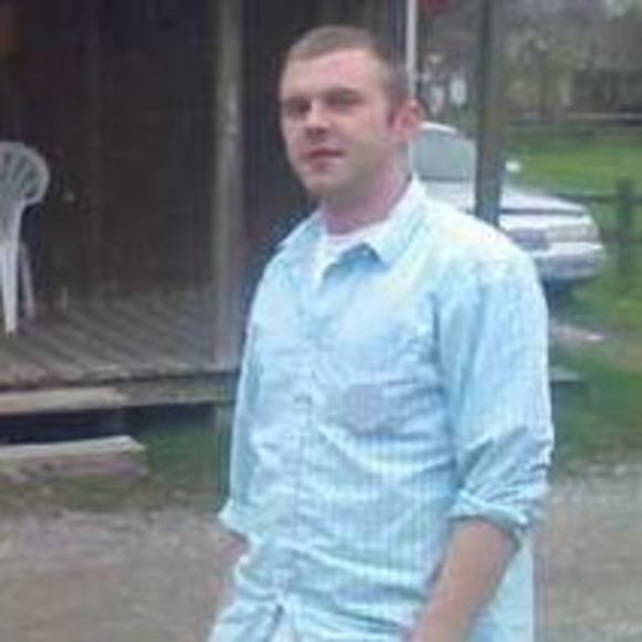 Profile Picture of Chris Moeller (@prepy28) on Poshmark