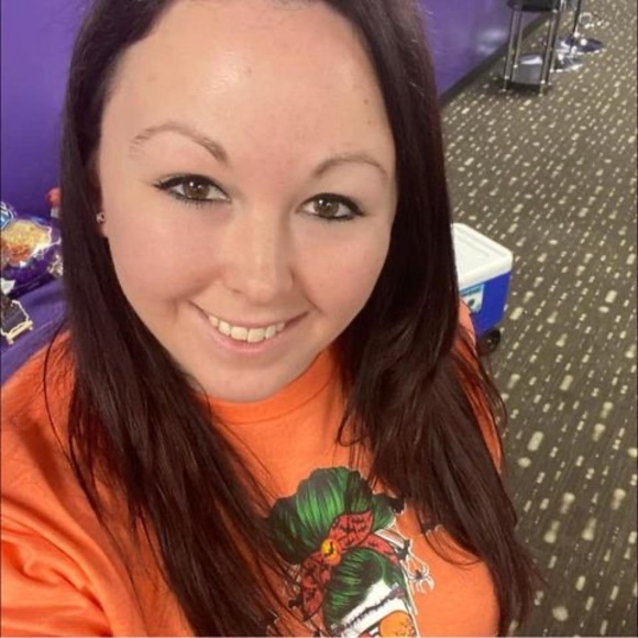 Profile Picture of Adrianne Shine (@adrianneshine) on Poshmark