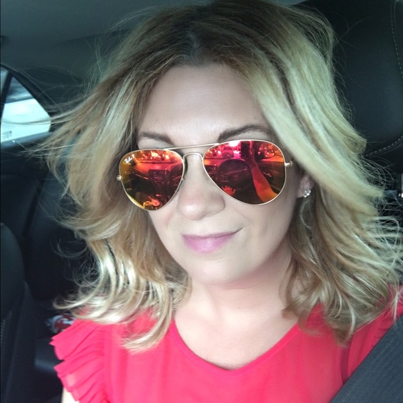 Profile Picture of Shelly Belland (@shellbell6677) on Poshmark