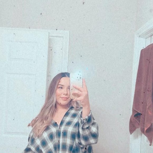 Profile Picture of Ruby Aguilera (@rubyaguilera13) on Poshmark