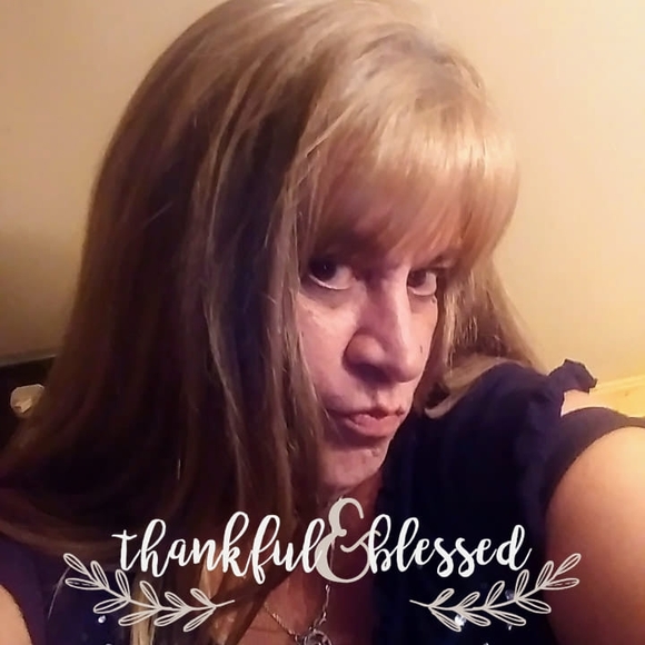 Profile Picture of Joanne Crouse (@joanne_crouse) on Poshmark