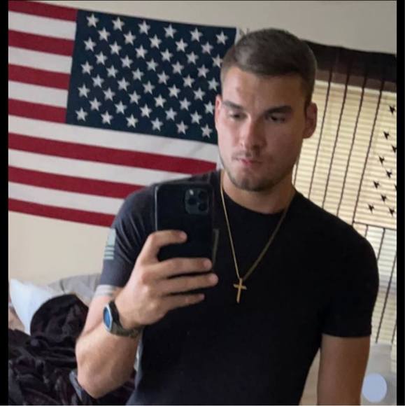 Profile Picture of Luke Smith (@lukesmithcms) on Poshmark