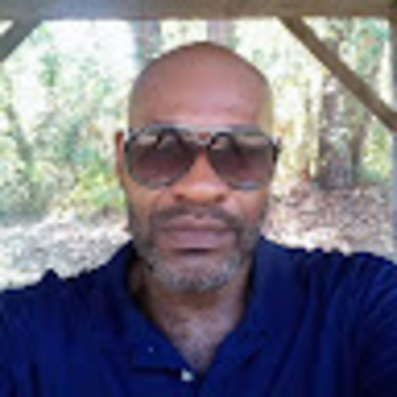 Profile Picture of Thomas Houchens (@gottahavehouse) on Poshmark