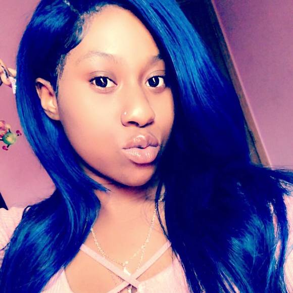 Profile Picture of Mina White (@coldmina) on Poshmark