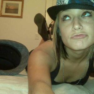Profile Picture of Monique Olson (@mo_loves) on Myspace