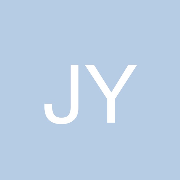 Profile Picture of Julia Yan (@jjyanny) on Poshmark