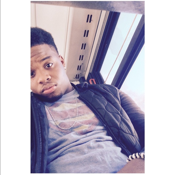 Profile Picture of Jay Matthew (@jaymatthew03) on Poshmark