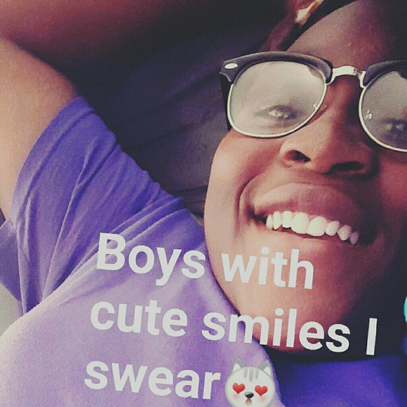 Profile Picture of Brianna Riggins (@brebreistofly) on Poshmark