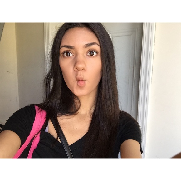 Profile Picture of Julia Sotomayor (@jsotomayor) on Poshmark