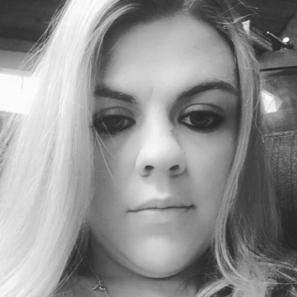 Profile Picture of Amber Bailey (@bamber1988) on Poshmark