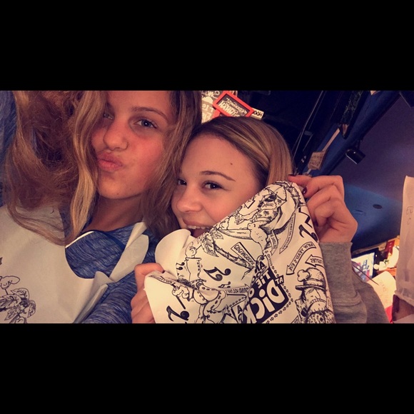 Profile Picture of Kaylee Casebolt (@caseboltkaylee) on Poshmark