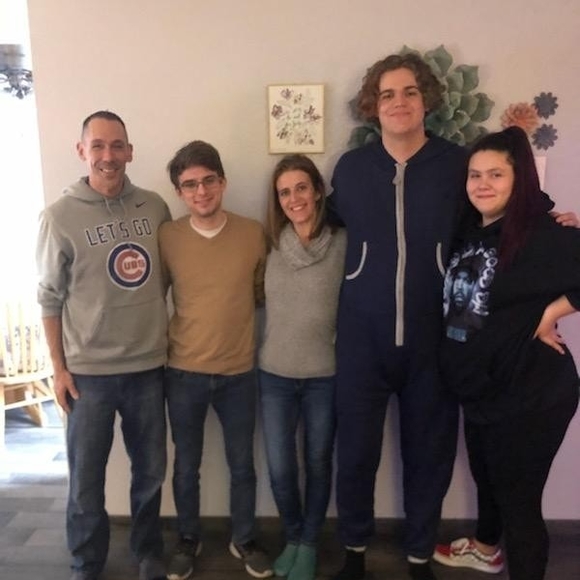 Profile Picture of Kathy Charnas (@kathycharnas) on Poshmark