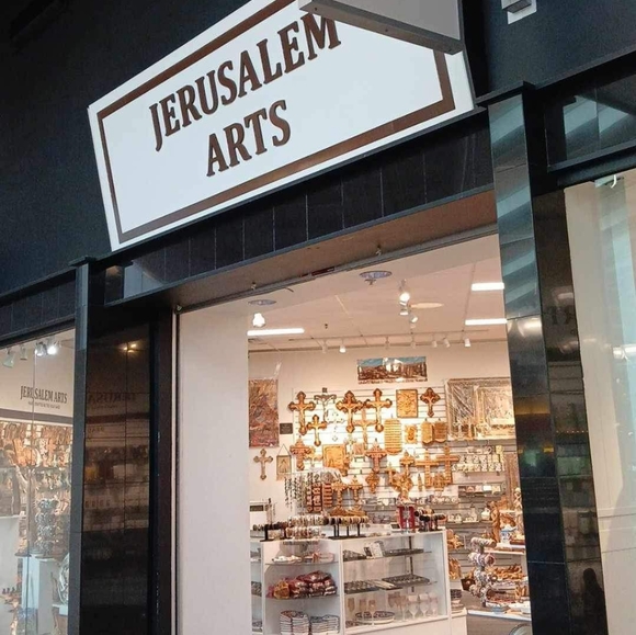 Profile Picture of Jerusalem Arts (@jerusalemarts) on Poshmark