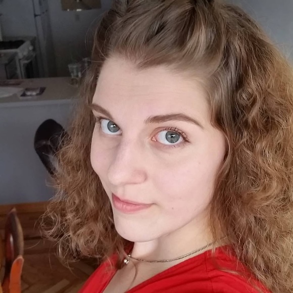 Profile Picture of Katherine Hamar (@katherinehamar) on Poshmark