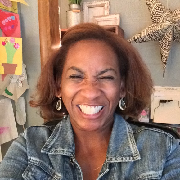 Profile Picture of Lyn Wilson (@essence5) on Poshmark