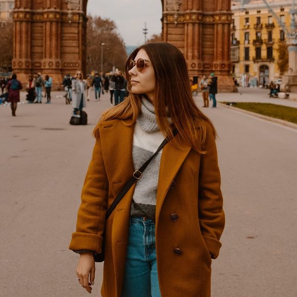 Profile Picture of Alika Key (@alikakey) on Poshmark