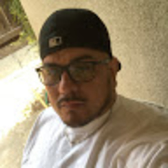 Profile Picture of Paul Felix (@paulfelix430) on Poshmark