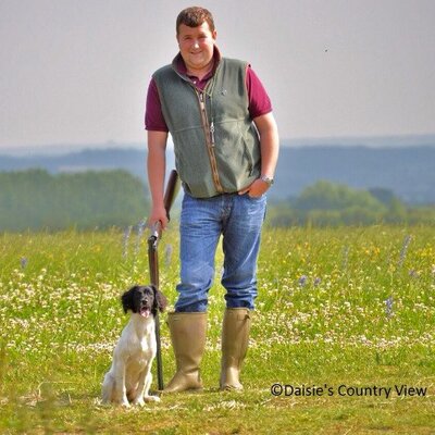Profile Picture of Chris Whitford (@pull_the_udder1) on Twitter