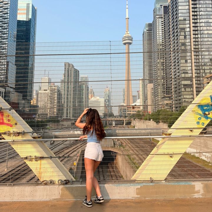 Profile Picture of Eva (@eva_nxtdoor) on Tiktok