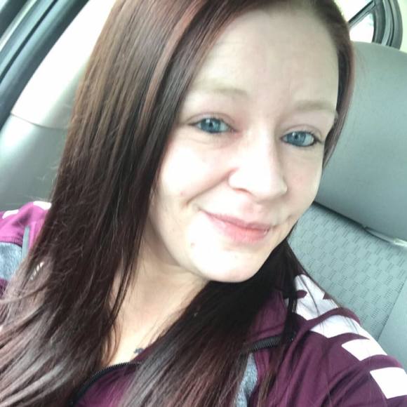 Profile Picture of Amber England (@mzambee05) on Poshmark