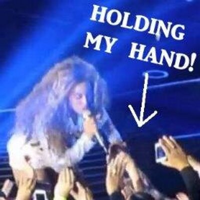 Profile Picture of Held Bey's Hand! ❤️ (@@IVEsmeeBK) on Twitter