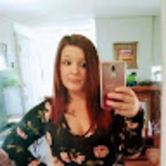 Profile Picture of Shawna Tackett (@shawna_tackett) on Poshmark