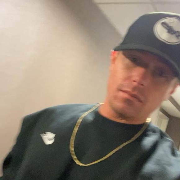 Profile Picture of Travis Dawes (@travtrav_25) on Poshmark