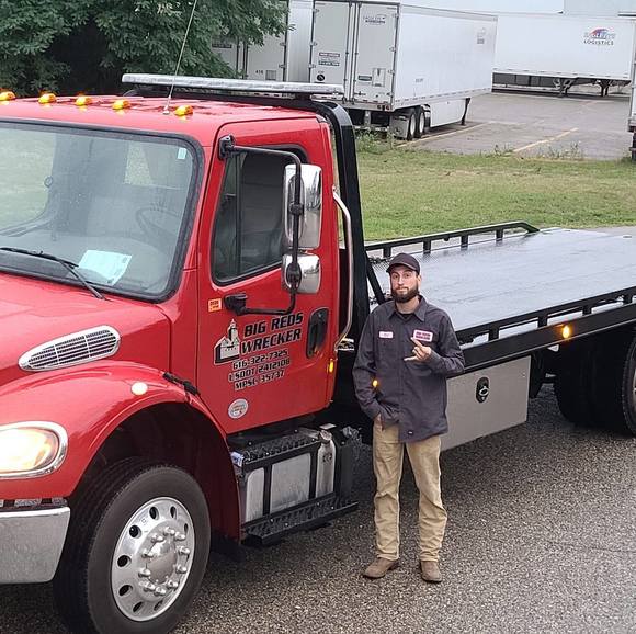 Profile Picture of David Nielsen (@djyamaha1998) on Poshmark