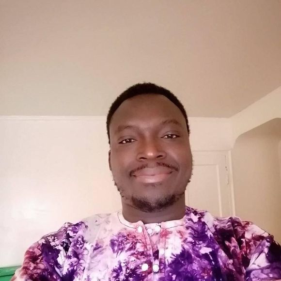 Profile Picture of Dro Dazi (@zidarassac) on Poshmark