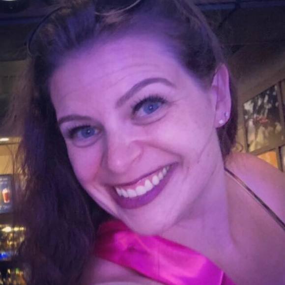 Profile Picture of Kelsey Sardeson (@yeslek22) on Poshmark