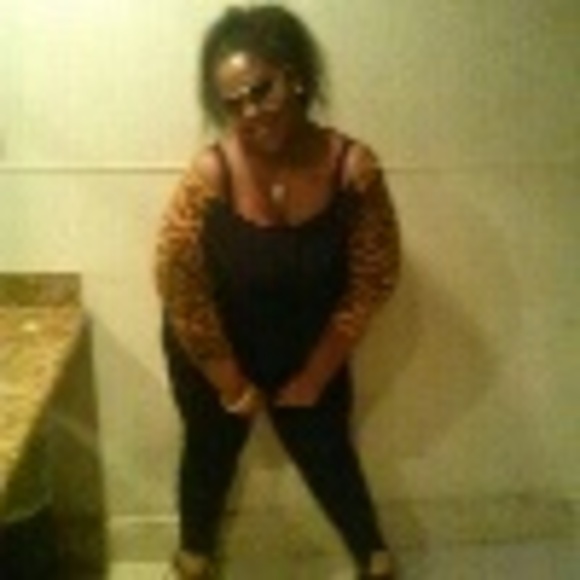 Profile Picture of Kellisha James (@kellishaj) on Poshmark