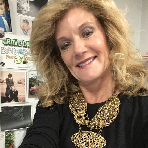 Profile Picture of Marcia Webster (@headlynz) on Poshmark