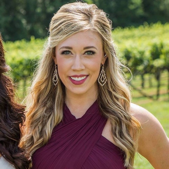 Laurel Sprague - Poshmark Profile Picture of Laurel Sprague (@spraguele) on Poshmark