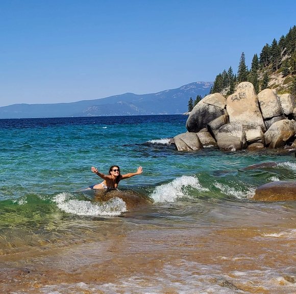 Profile Picture of Autumn Samuels (@autumnlyn87) on Poshmark