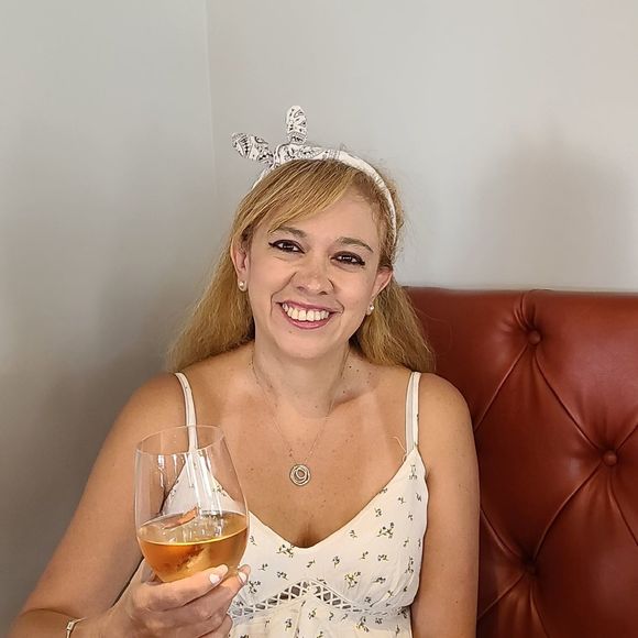 Profile Picture of Nora Slavinsky (@noralbetancur) on Poshmark