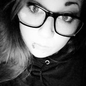 Profile Picture of Rachel Barlow (@hazelbeauty228) on Pinterest