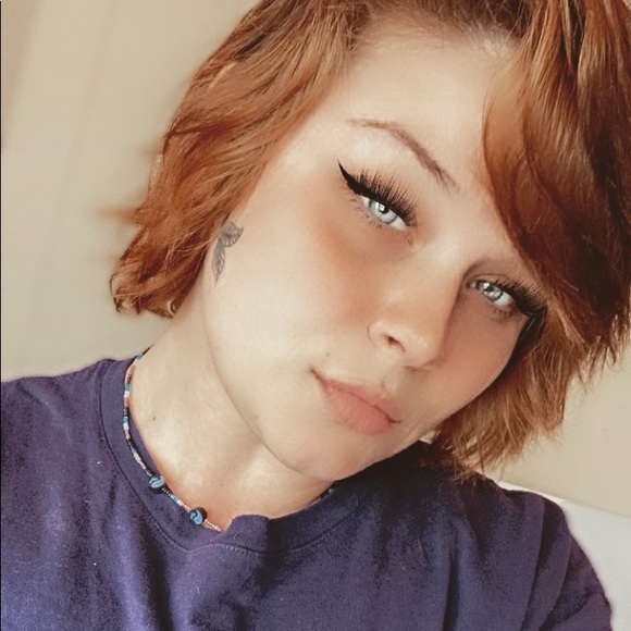 Profile Picture of Lydia Pearson (@queenlittybear) on Poshmark