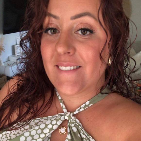 Profile Picture of Stéfanie Poupart (@stefaniepoupart) on Poshmark